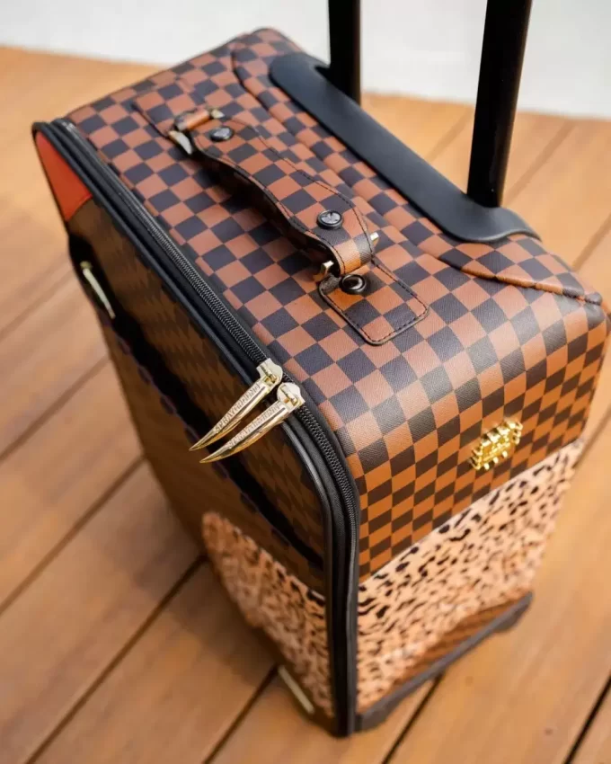 A.i.3 THE LEGACY JETSETTER CARRY-ON LUGGAGE