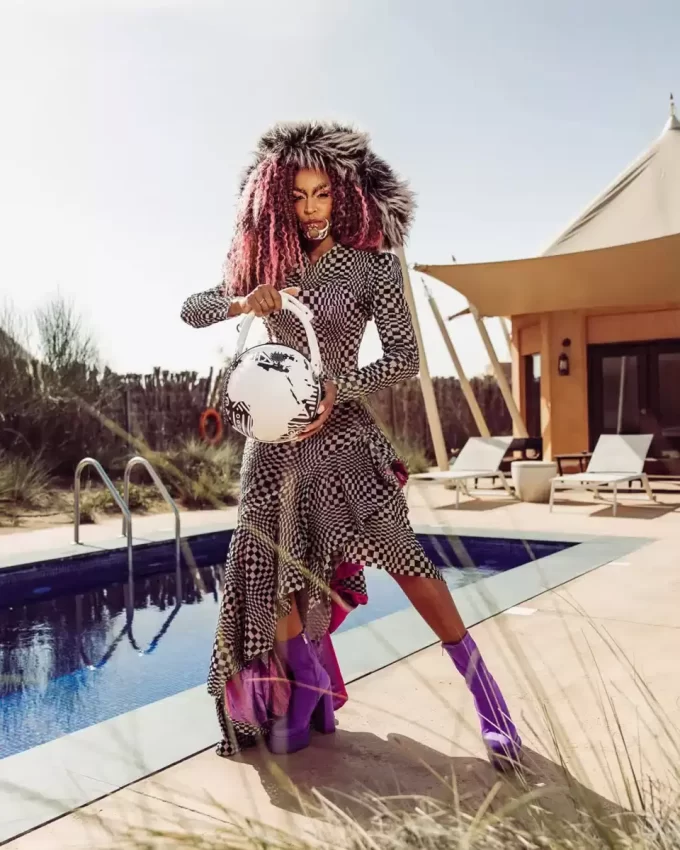 A.I.8 AFRICAN INTELLIGENCE – ORIGIN STORY GLOBE BAG