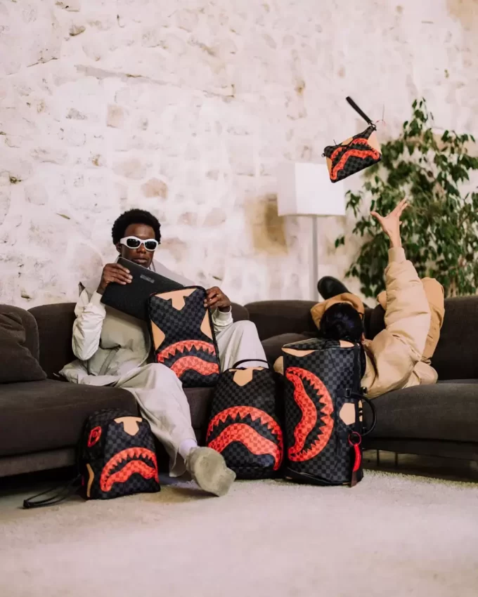 EVIL GENIUS CROSSOVER CLUTCH