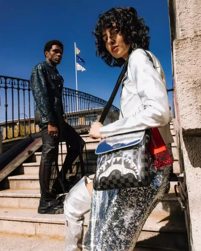 GHOST DRIP MESSENGER BAG