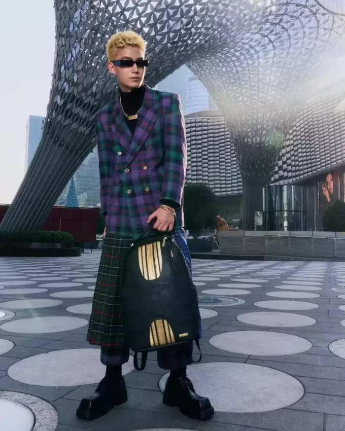 GOLD AND BLACK RACING STRIPES BACKPACK