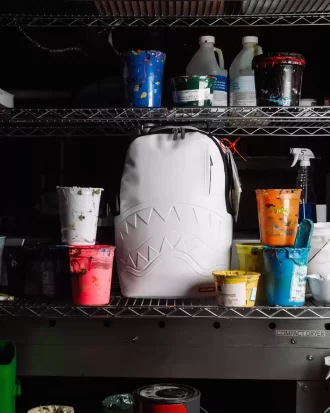 GRAFFITI ARTIST – DESIGN YOUR OWN BACKPACK – 9 STENCILS INCLUDED