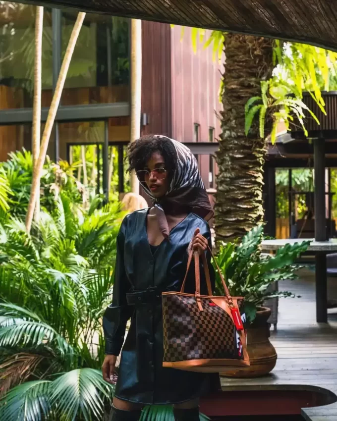 HENNY AIR TO THE THRONE TOTE HENNY AIR TO THE THRONE TOTE