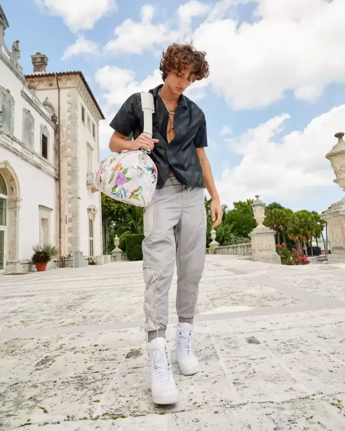 IN THE GARDEN DUFFLE IN THE GARDEN DUFFLE