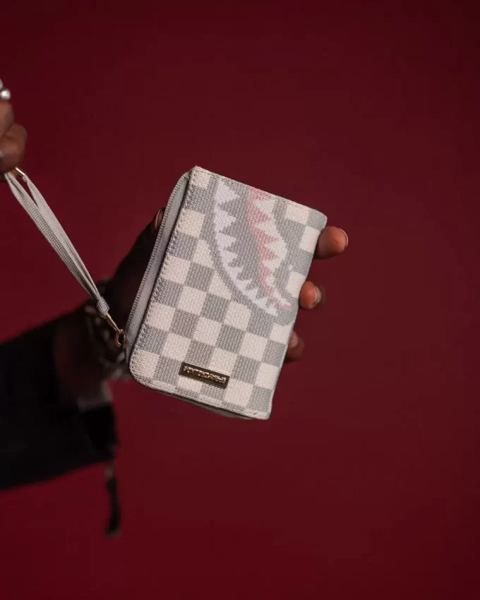 KNIT SHARKS IN PARIS IN CREAM WALLET