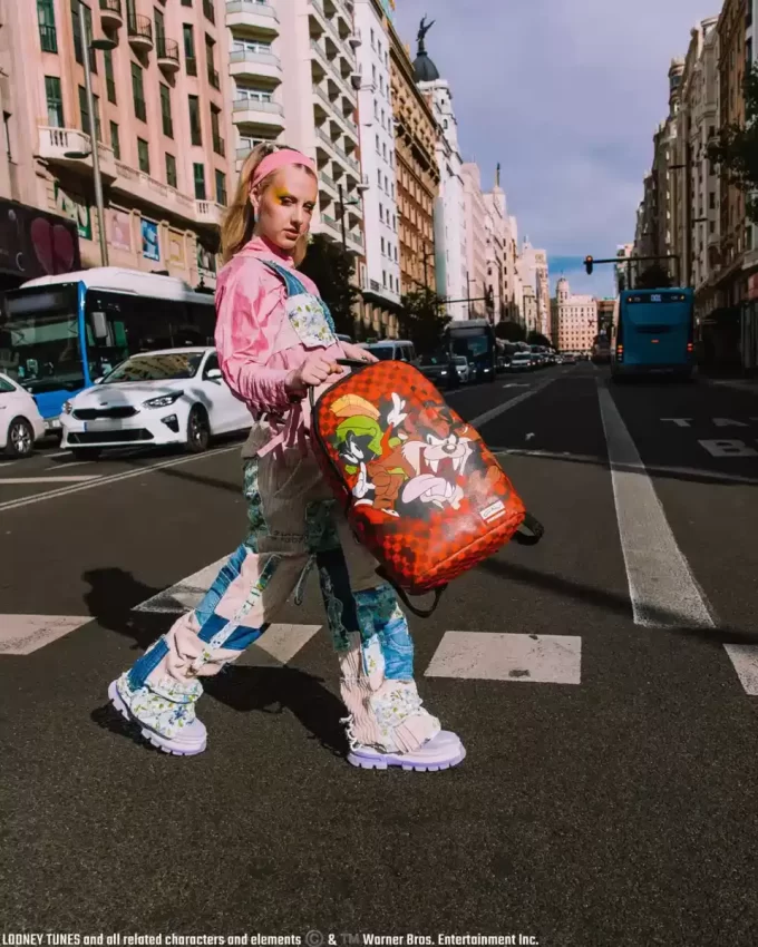 LOONEY TUNES TAZ MARVIN BUST OUT BACKPACK (DLXV) LOONEY TUNES TAZ MARVIN BUST OUT BACKPACK (DLXV)