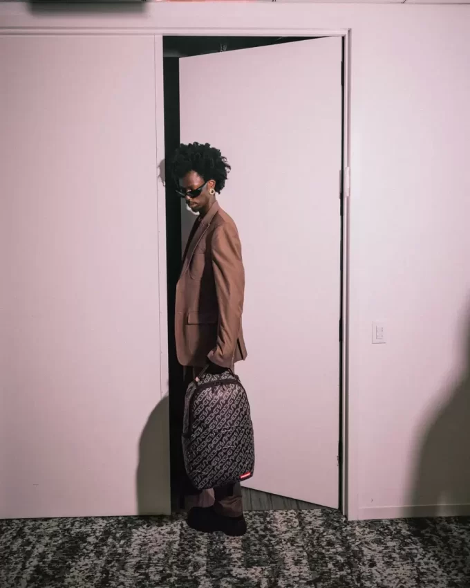 MAGNETIC PULSE BACKPACK (DLXV)