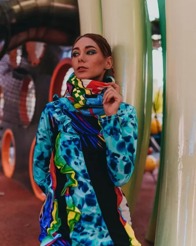 MIND TRIP NECK WARMER