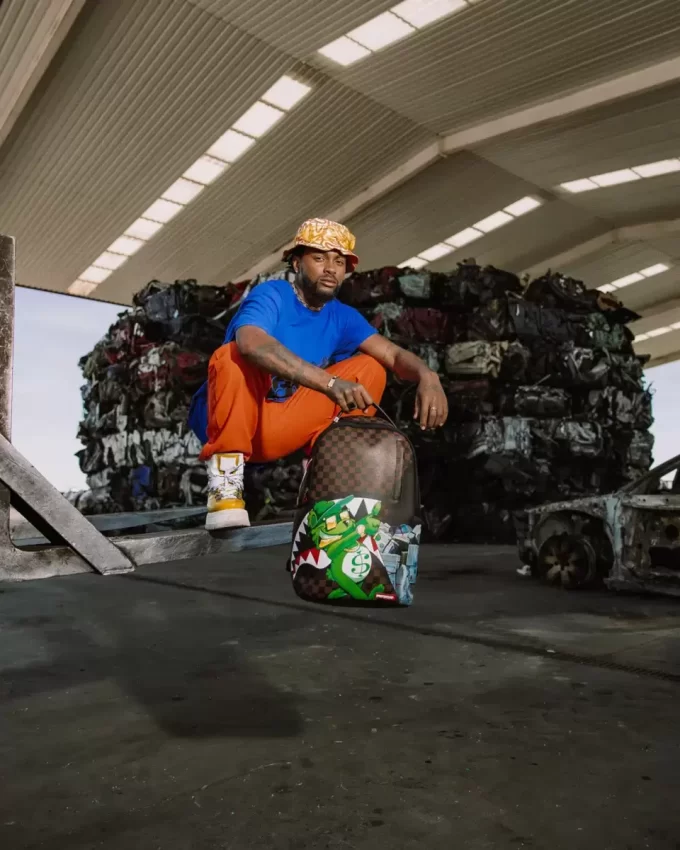 MONEY BEAR ALL WILL BE REVEALED BACKPACK (DLXV)