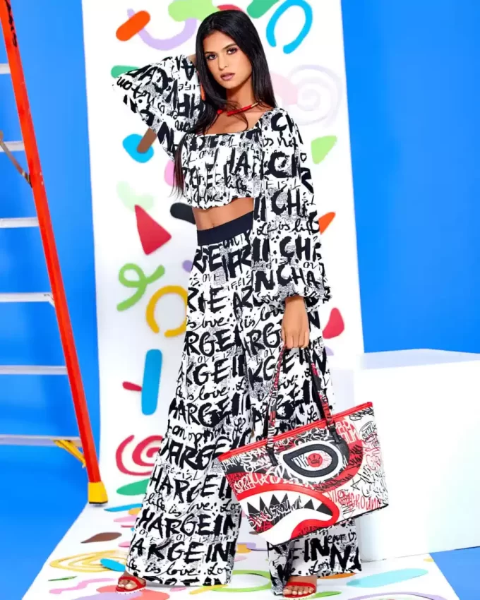 MYSTERIOUS MASTERMIND TOTE