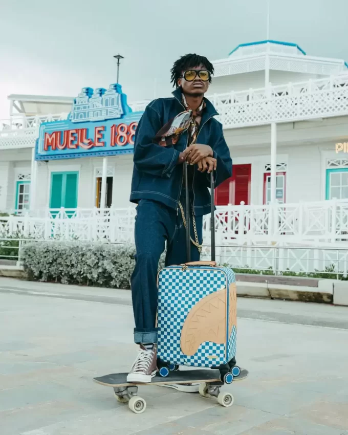 NEW SHARK YACHT CLUB IMPERIAL CARRY-ON LUGGAGE