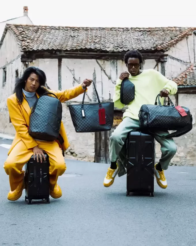 NIGHTSHARKS WORLDWIDE TOTE