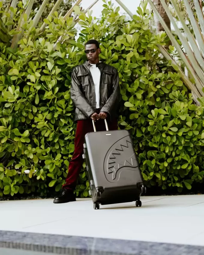 REALITY CHECK SHARKITECTURE FULL-SIZE JETBLACK LUGGAGE (GOLD HARDWARE) REALITY CHECK SHARKITECTURE FULL-SIZE JETBLACK LUGGAGE (GOLD HARDWARE)