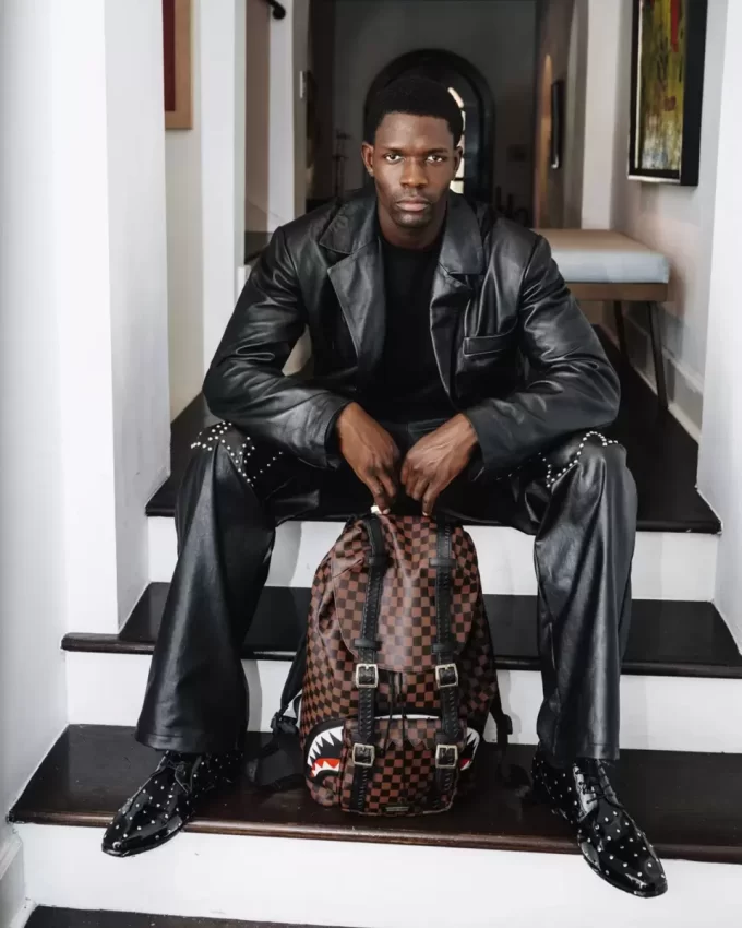 SAWTOOTH SHARKS IN PARIS HILLS BACKPACK