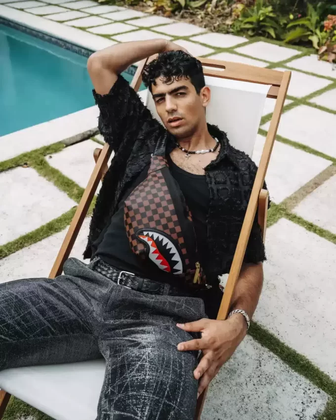 SAWTOOTH SHARKS IN PARIS SAVVY CROSSBODY SAWTOOTH SHARKS IN PARIS SAVVY CROSSBODY