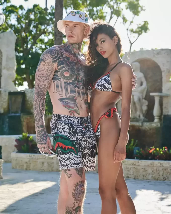 SCRIBBLE SHARK SHOTO SWIM TRUNKS SCRIBBLE SHARK SHOTO SWIM TRUNKS