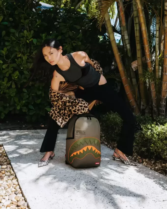 SHARK CENTRAL AIRBORNE BACKPACK