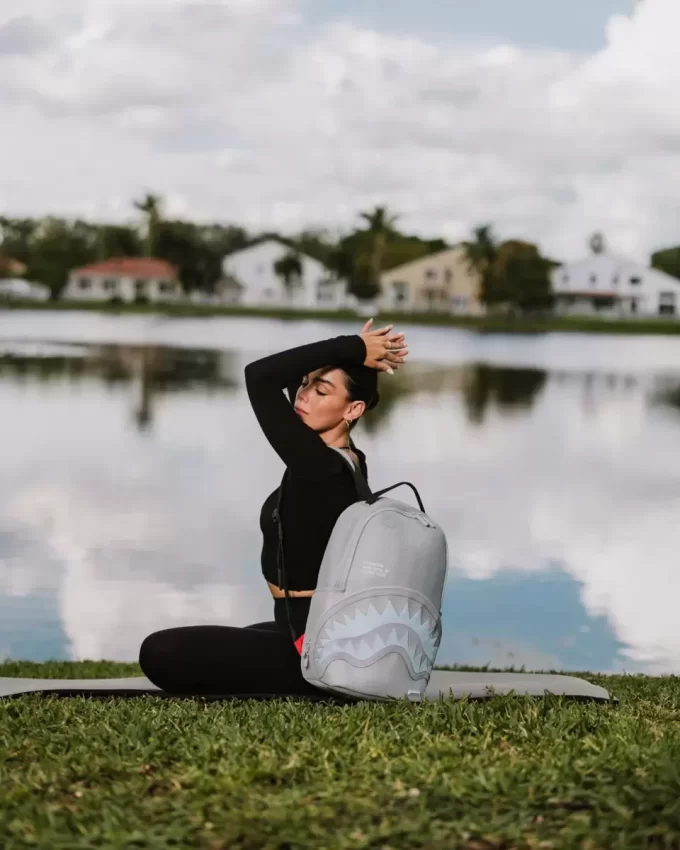 SHARK CENTRAL ICE MESH BACKPACK