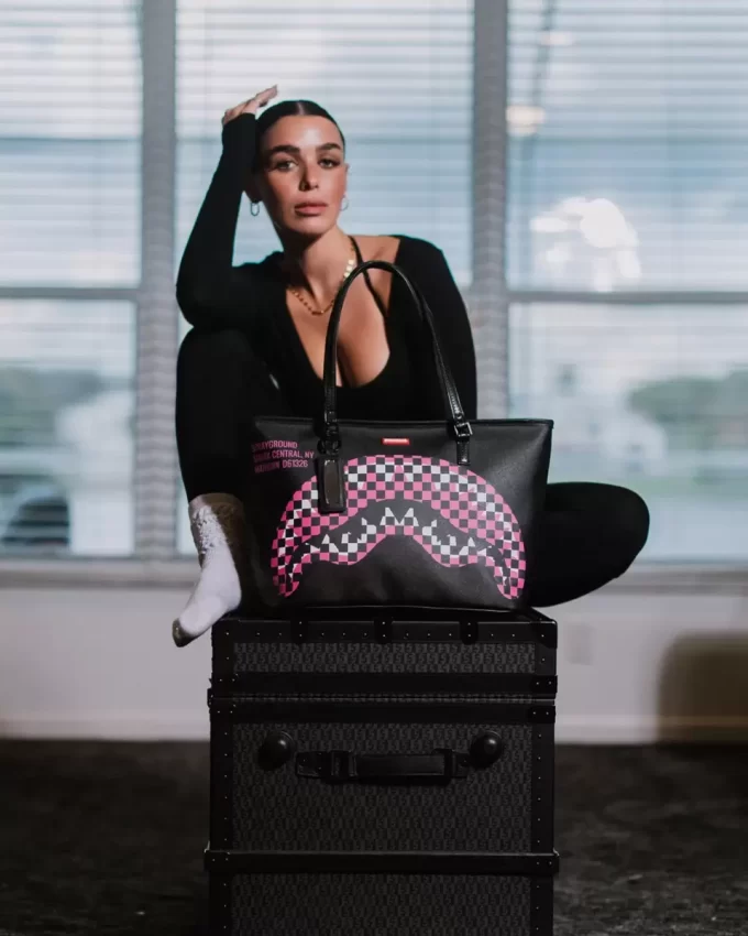 SHARK CENTRAL MIDTOWN TOTE