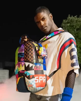 SHARK MASTERPIECES BACKPACK KEYCHAIN