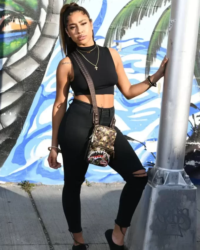 SHARKFLOWER CROSSBODY SLING