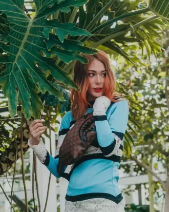 SHARKS AND SKULLS SAVVY CROSSBODY