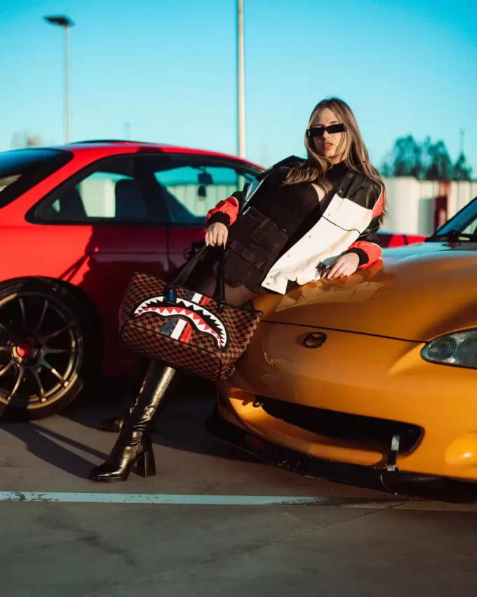 SHARKS IN PARIS GT TOTE