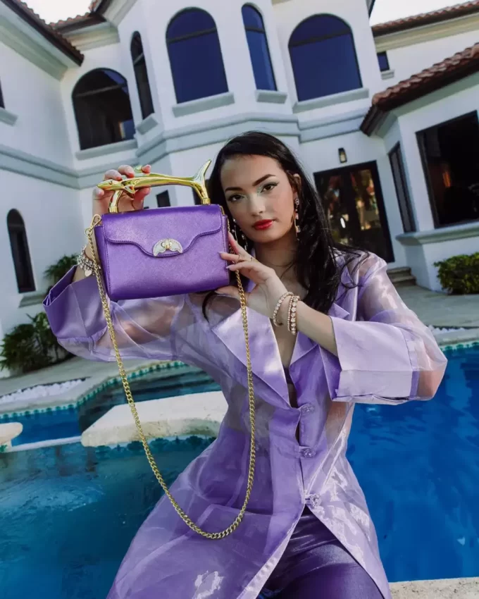 SHARKS OF THE GOLD OCEAN CLUTCH SHARKS OF THE GOLD OCEAN CLUTCH