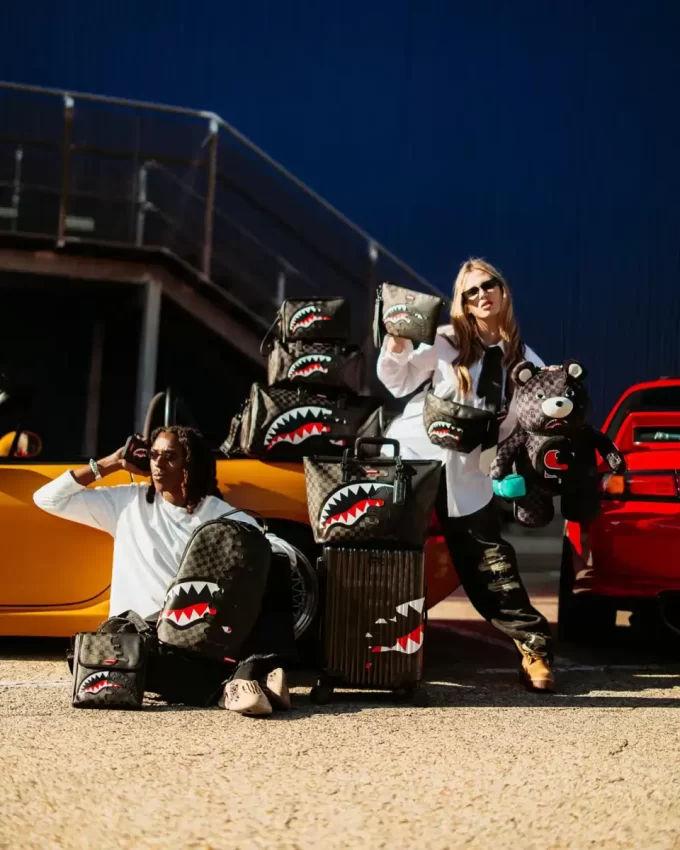 SPEED SHARK SIDE SWIPE CROSSOVER CLUTCH