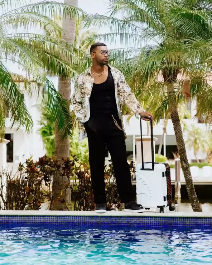 SPRAYSHARKS WORLDWIDE SHARKITECTURE CARRY-ON LUGGAGE