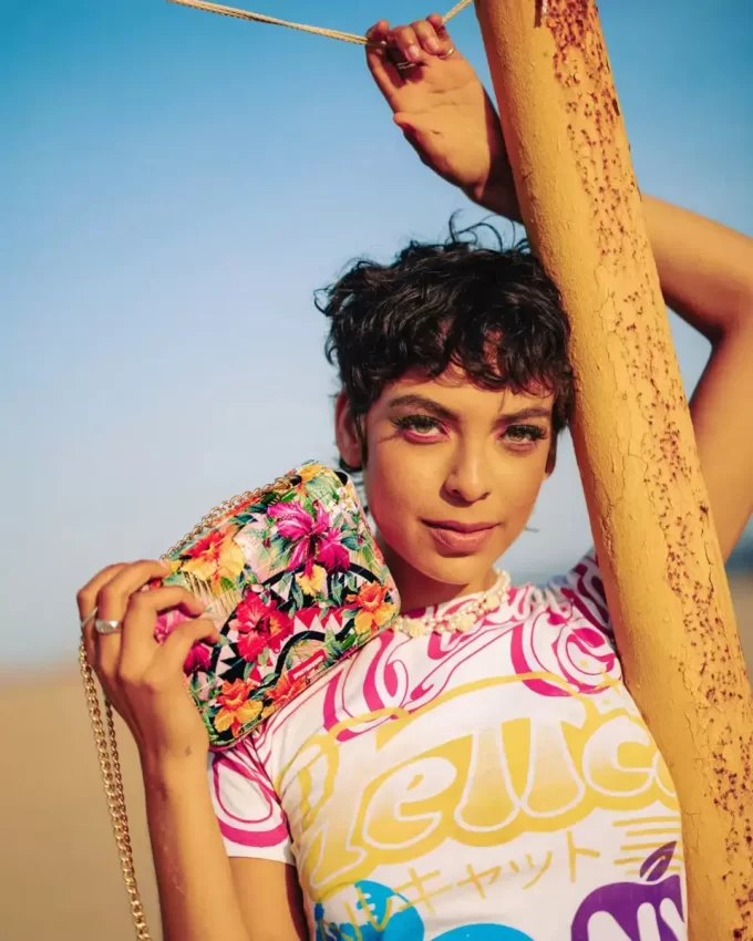 THE BACKSTAGE HUMMINGBIRD SHARK PRECISION