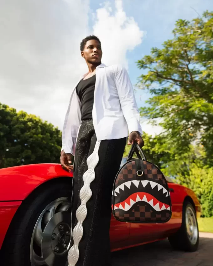 THE HIDEOUT DUFFLE THE HIDEOUT DUFFLE