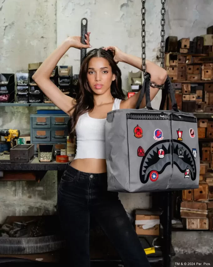 TOP GUN FLIGHT CREW OFFICIAL COLLAB PILOT TOTE