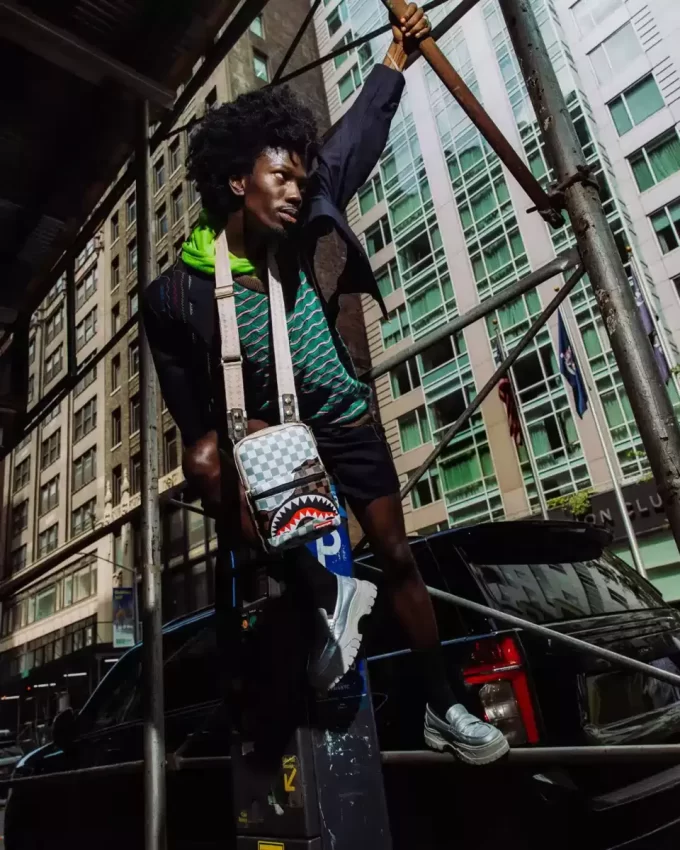 UNSTOPPABLE ENDEAVORS II MESSENGER SLING BAG