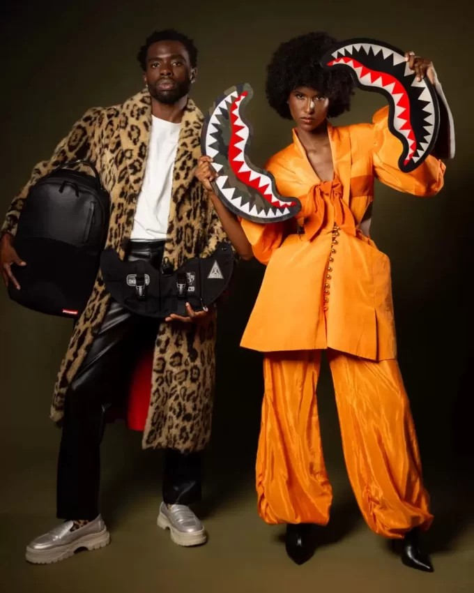 VELCRO SHARK – 3 INTERCHANGEABLE SHARKS BACKPACK (DLXV)