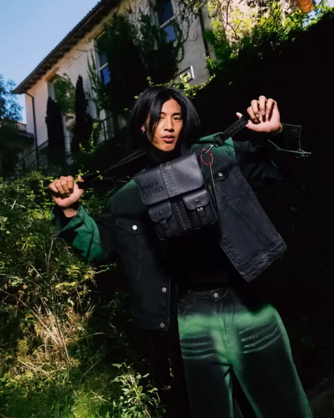 WORLD EXPLORER ENTREPRENEUR MESSENGER BAG